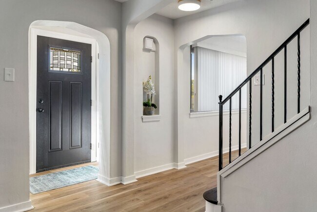 Building Photo - *Newly Renovated & Spacious 4BD/3BA Single-Family Home Available in Baldwin*
