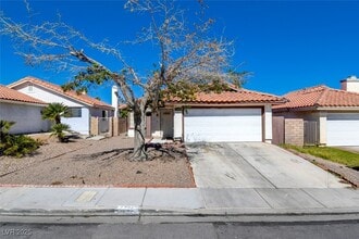 Building Photo - 7732 Parnell Ave