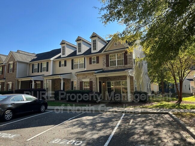 Foto del edificio - 8700 Twined Creek Ln