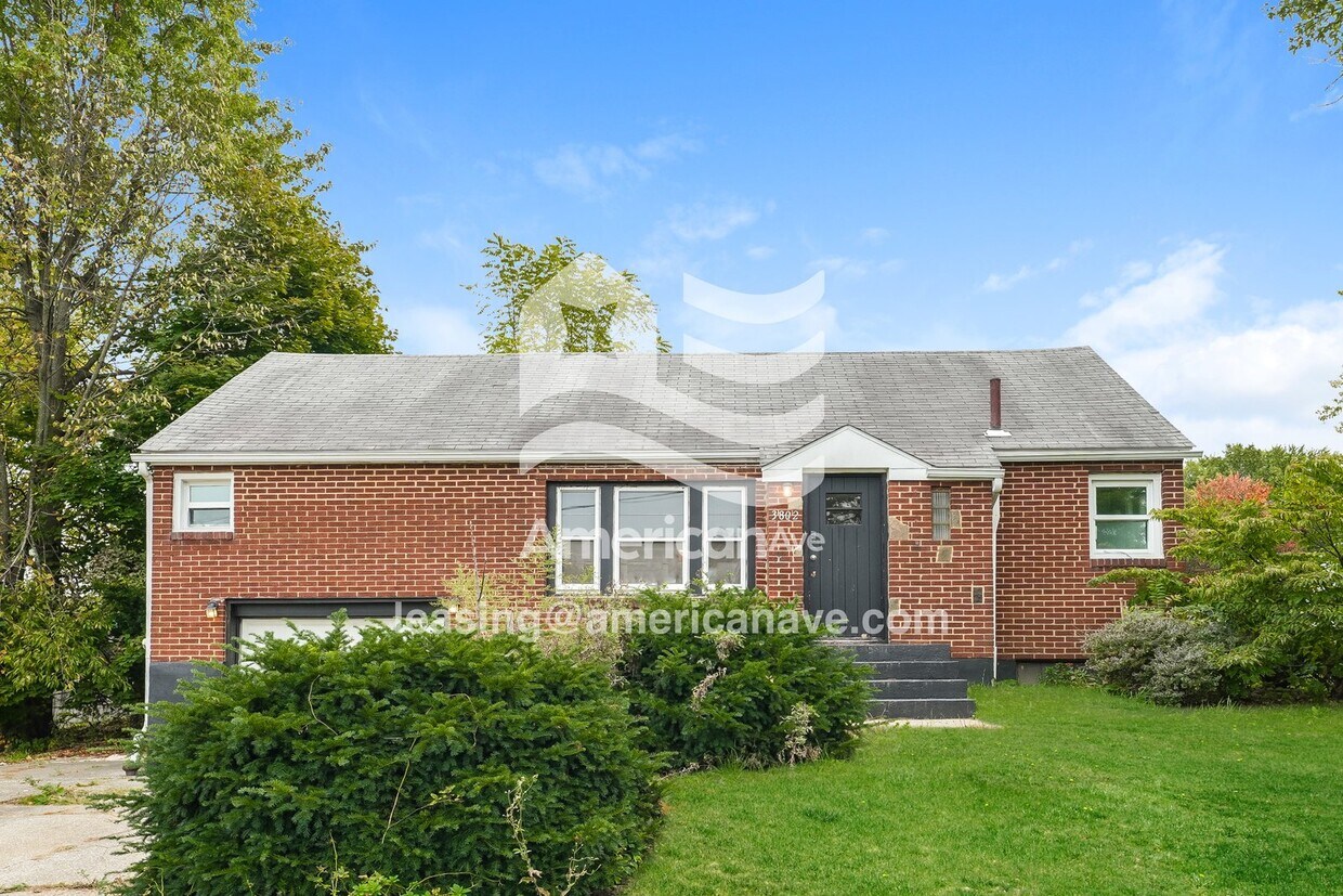 Foto principal - 3802 Vernon Ave NW