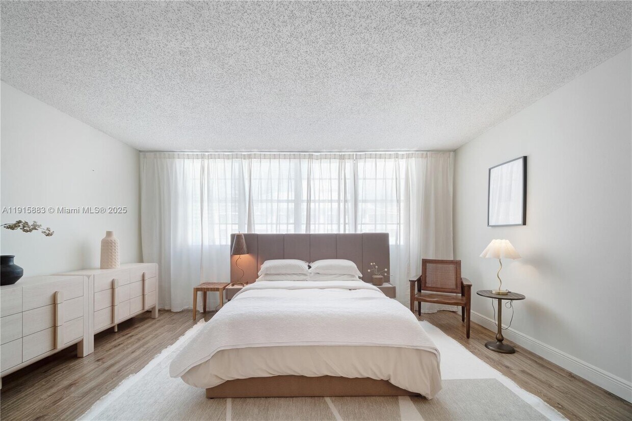 Foto principal - 999 Brickell Bay Dr