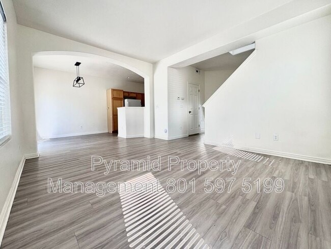 Building Photo - 1553 Vivante Way