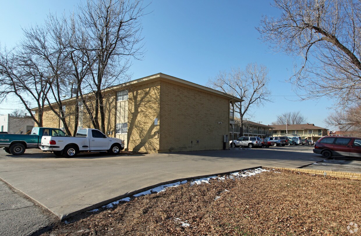 Monterey Apartments Apartments in Tulsa, OK