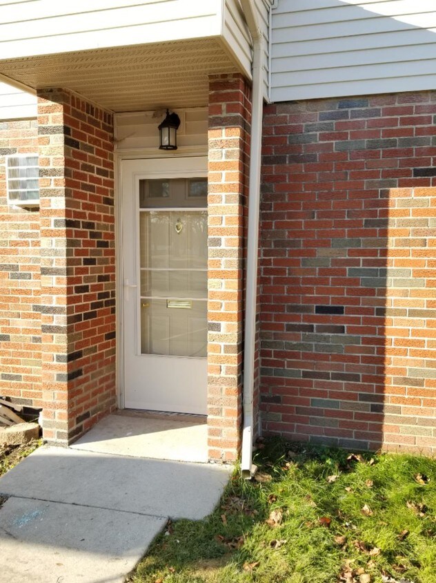 Private Entrance - 1792 Jackson Dr