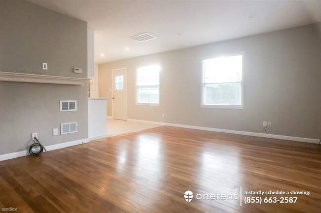 Building Photo - 2 br, 1 bath Duplex - 517 Rollins Rd -
