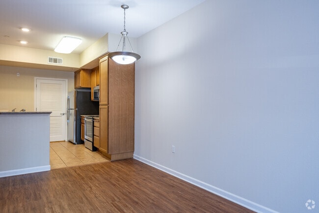Oakville 1BR, 1BA - 860SF - Dining Room - Villas at North Village