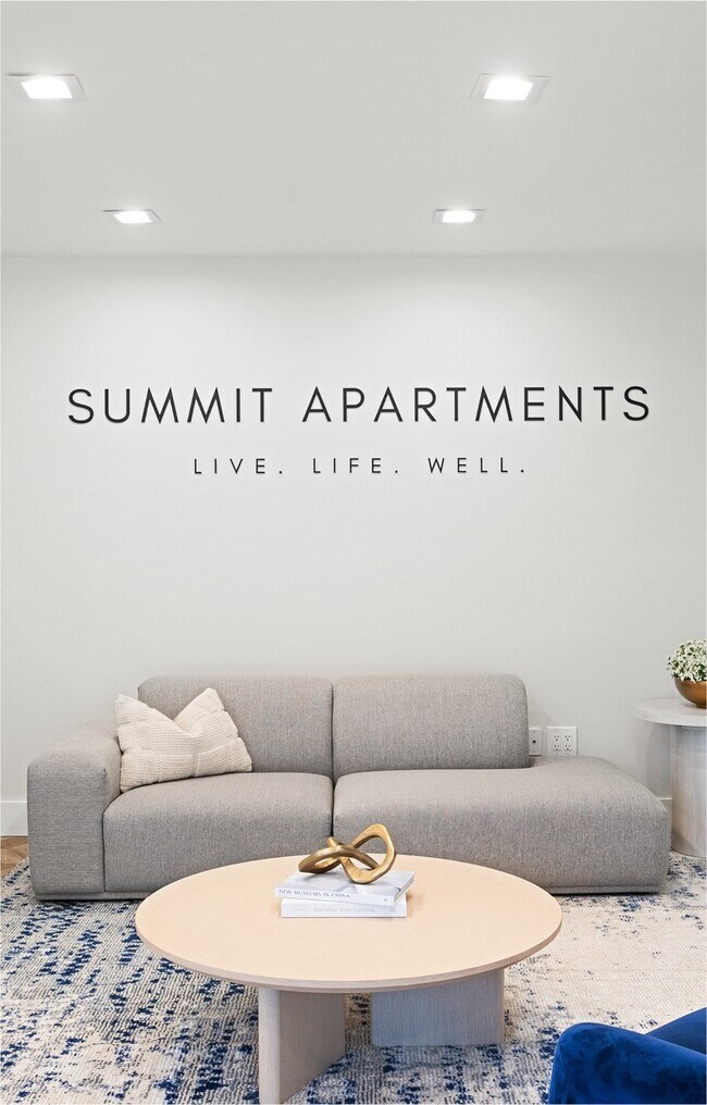 Building Photo - Summit Apartments