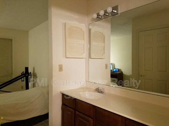 Foto del edificio - 10555 Montgomery Rd