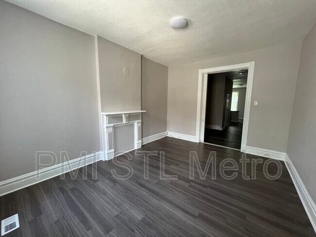 Foto del edificio - 2122 Chippewa St