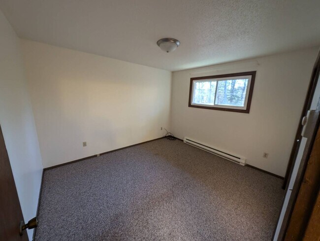 Foto del edificio - 877 Loon Lake Rd