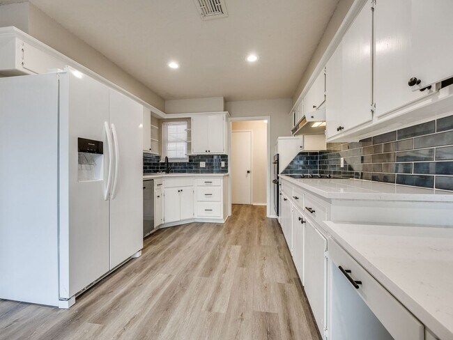Building Photo - Newly Remodeled 3 Bed Home Near Lake Hefner | Screened Porch + 2 Living Areas