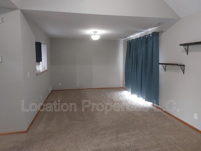 Building Photo - 2736 Coralberry Ct
