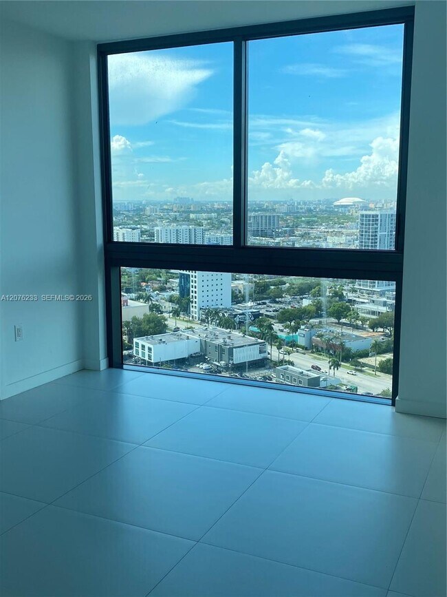 Foto del edificio - 501 NE 31st St