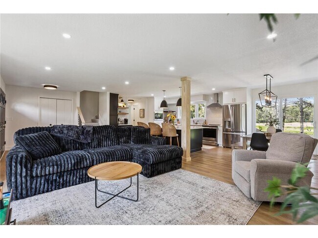 Foto del edificio - 10144 67th Ln N