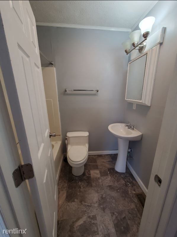 Building Photo - 3 br, 2 bath House - 104 Fox Terrace Rd