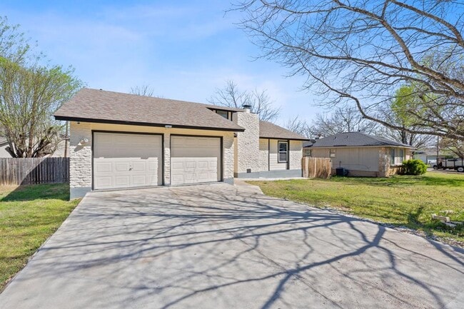 Building Photo - 1002 Parkside Cir