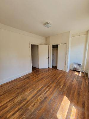 Foto del edificio - 60-02 Woodside Ave