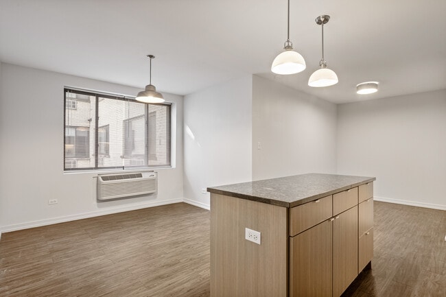 Building Photo - 5411 N Winthrop Ave