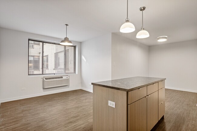 Foto del edificio - 5411 N Winthrop Ave
