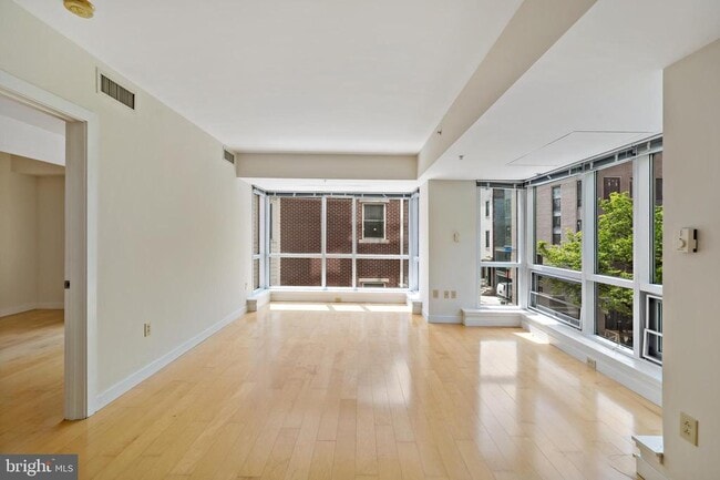 Building Photo - 1034 Spruce St
