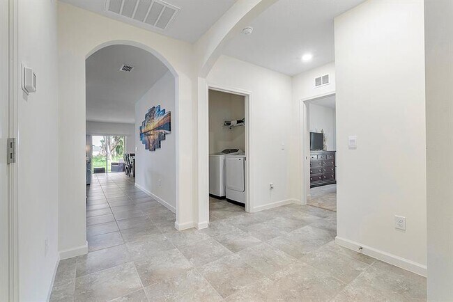 Foto del edificio - 2033 SW Villanova Rd