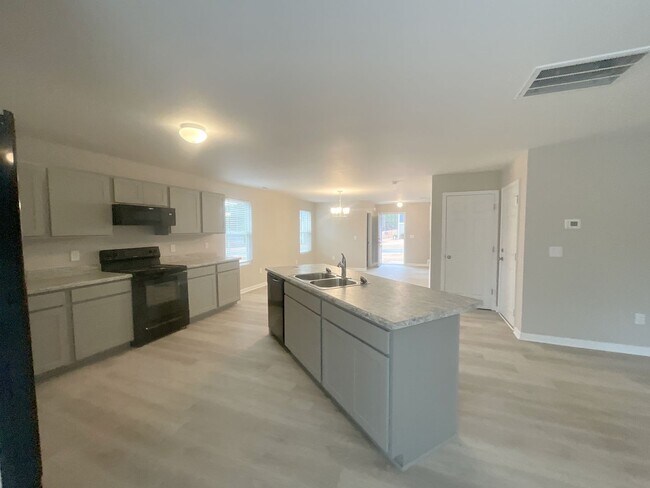 Foto del edificio - 153 Mildred Wy