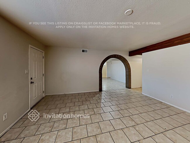 Building Photo - 5630 W Hubbell St