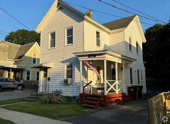 Building Photo - 16 4th Ave