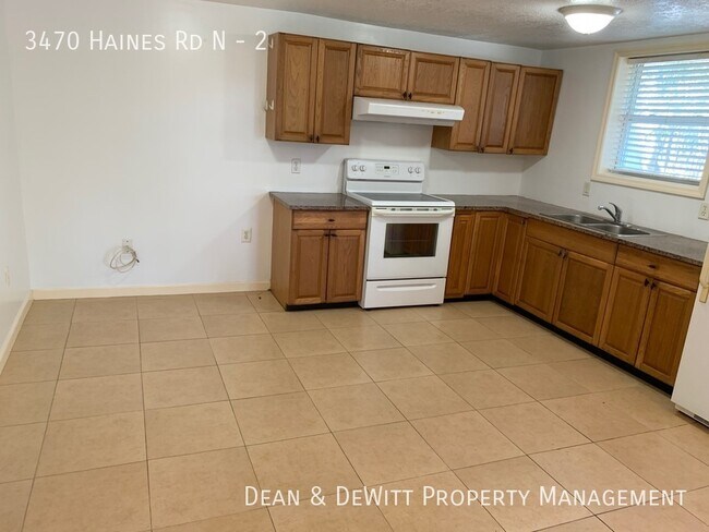 Foto del edificio - 3470 Haines Rd N