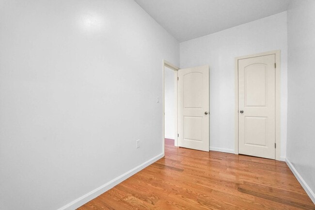 Building Photo - 71-32 Fresh Pond Rd