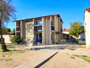 Building Photo - 2434 E Waltann Ln