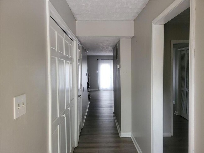 Building Photo - 2270 Kings Gate Circle Unit A
