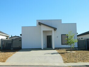 Building Photo - 1615 Dra Eve Perez Lane