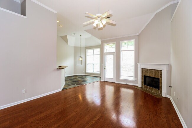 Foto del edificio - 5363 Brookwater Cove S