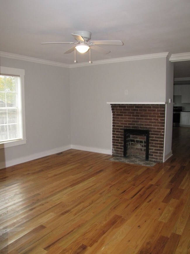 Building Photo - 3 bed 2 bath home in Downtown Greenville