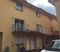 Building Photo - 800 SW 104th Ct