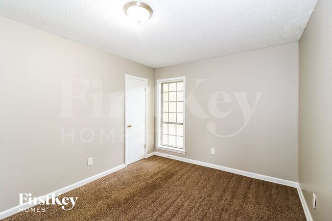 Building Photo - 4050 Castile St