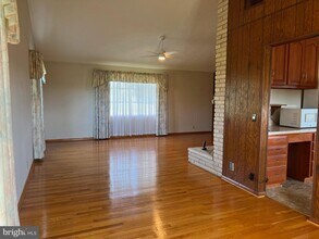 Building Photo - 15009 Falling Waters Rd