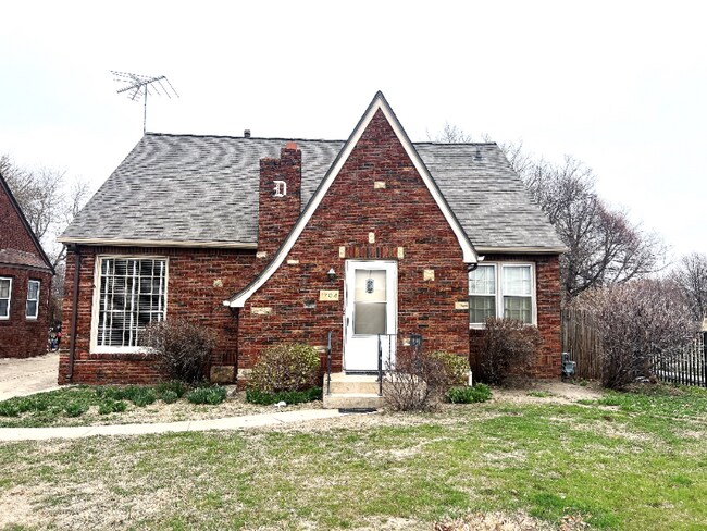 Foto del edificio - 1734 E Lewis Cir