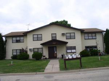 Foto principal - 105 4th Ave NW