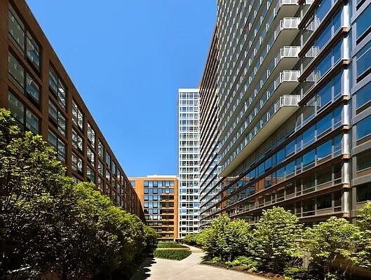 Foto del edificio - 450 W 17th St
