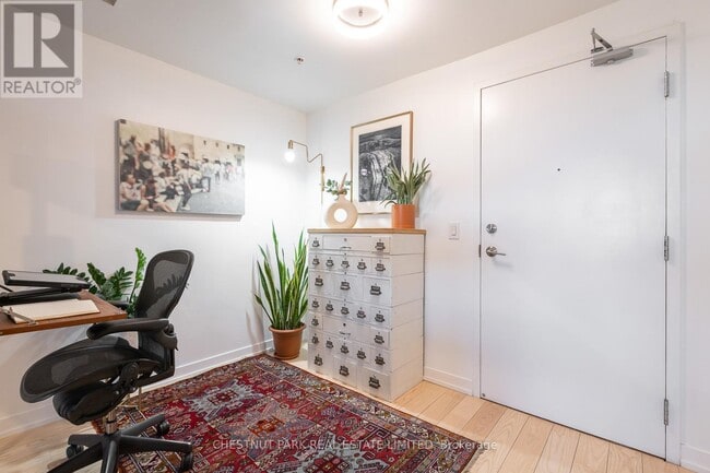 Photo du bâtiment - 530 Indian Grove