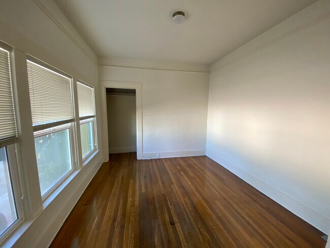 Bedroom wide angle view - 209 N Tyndall Ave