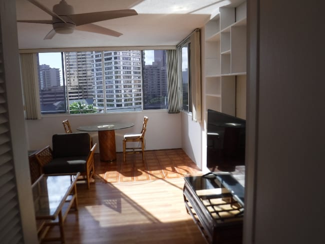 Building Photo - 425 Ena Rd