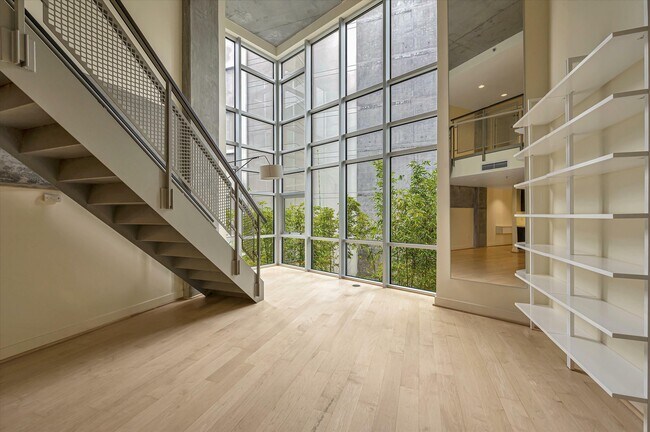 Building Photo - 200 Brannan St