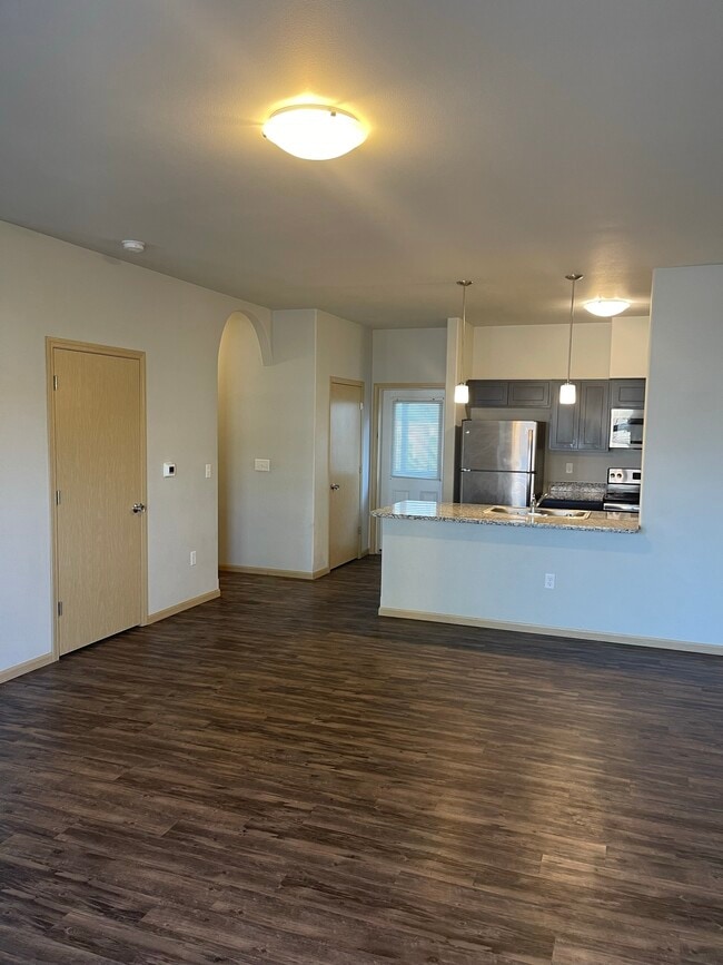 Building Photo - 505 E College St