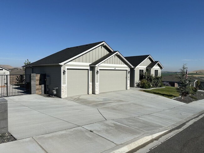 Foto del edificio - Updated 3-Bedroom Home with Major Upgrades for Lease – $2,800/mo