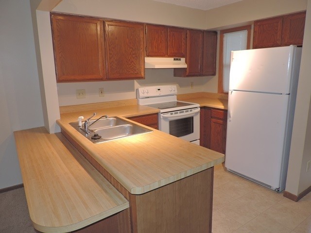 Foto del edificio - $1,100 | 2 Bedroom, 1 Bathroom Condo | Cat...