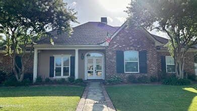 Building Photo - 102 Midland Dr
