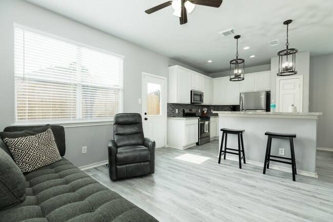 Building Photo - 345 Brandy Ridge Ln